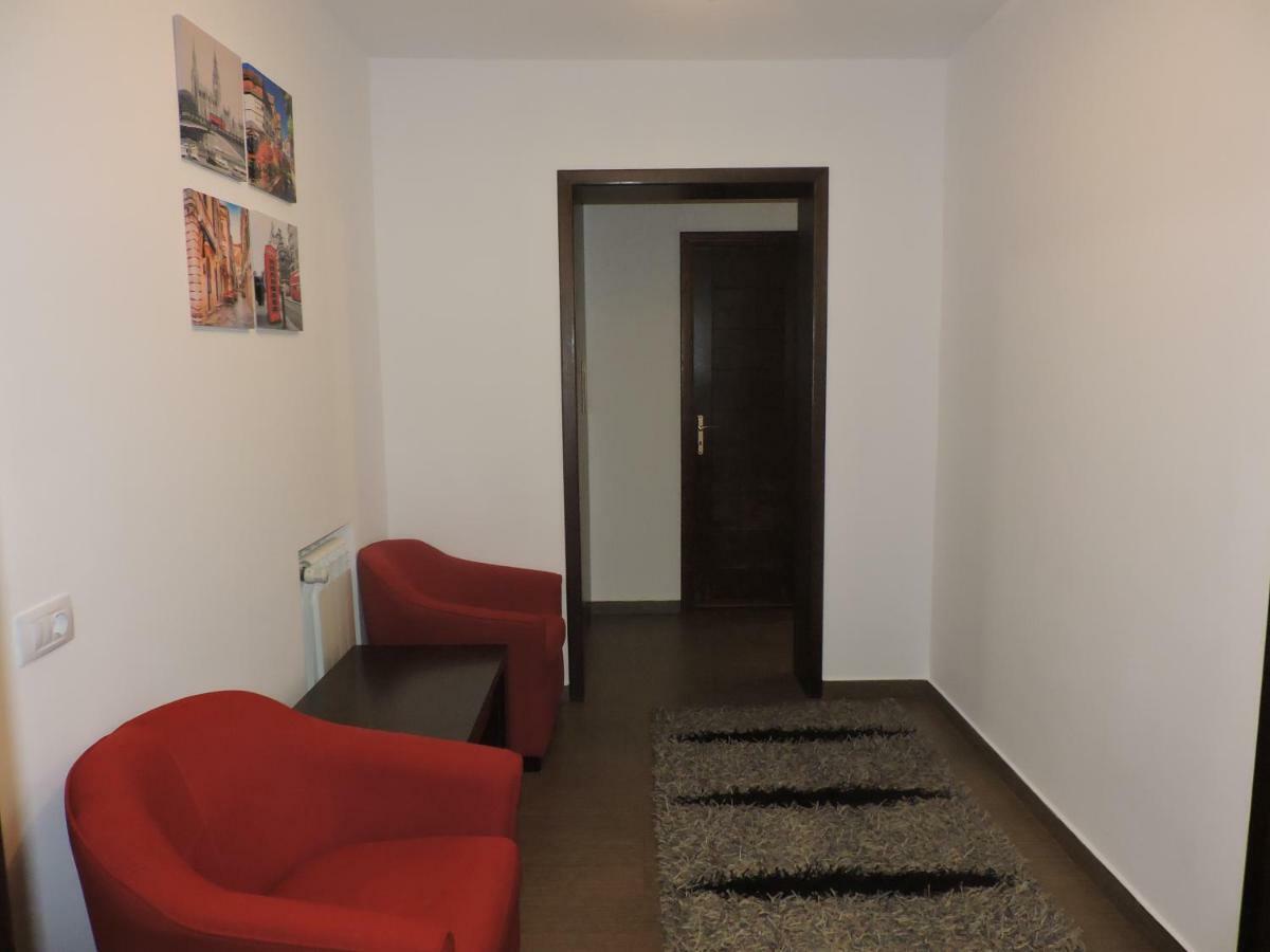 Nordic Apartment Suceava Bagian luar foto